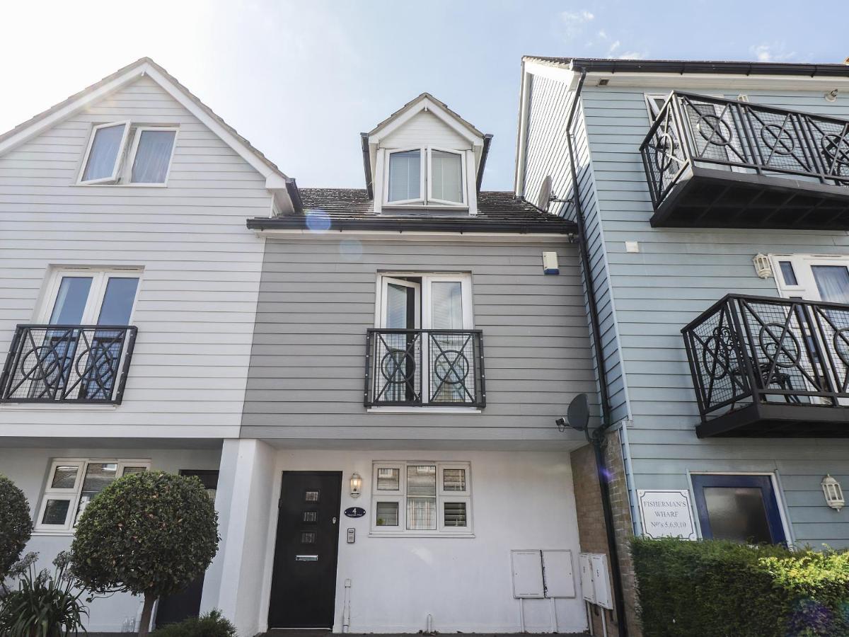 4 Fishermans Wharf Holiday home Whitstable